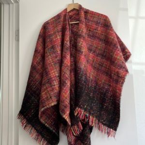 Beautiful Extra Large Wool Scarf – Cozy & Blanket-Like with Fringe